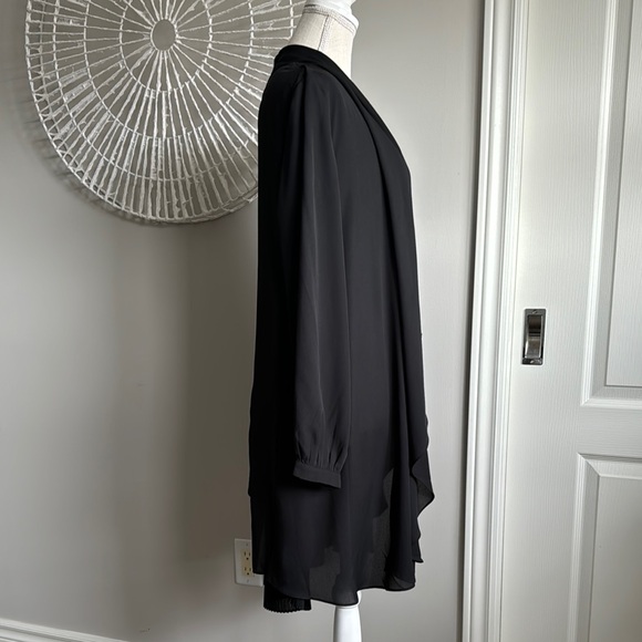 Black Open Cardigan with Pleated Back - Picture 2 of 10